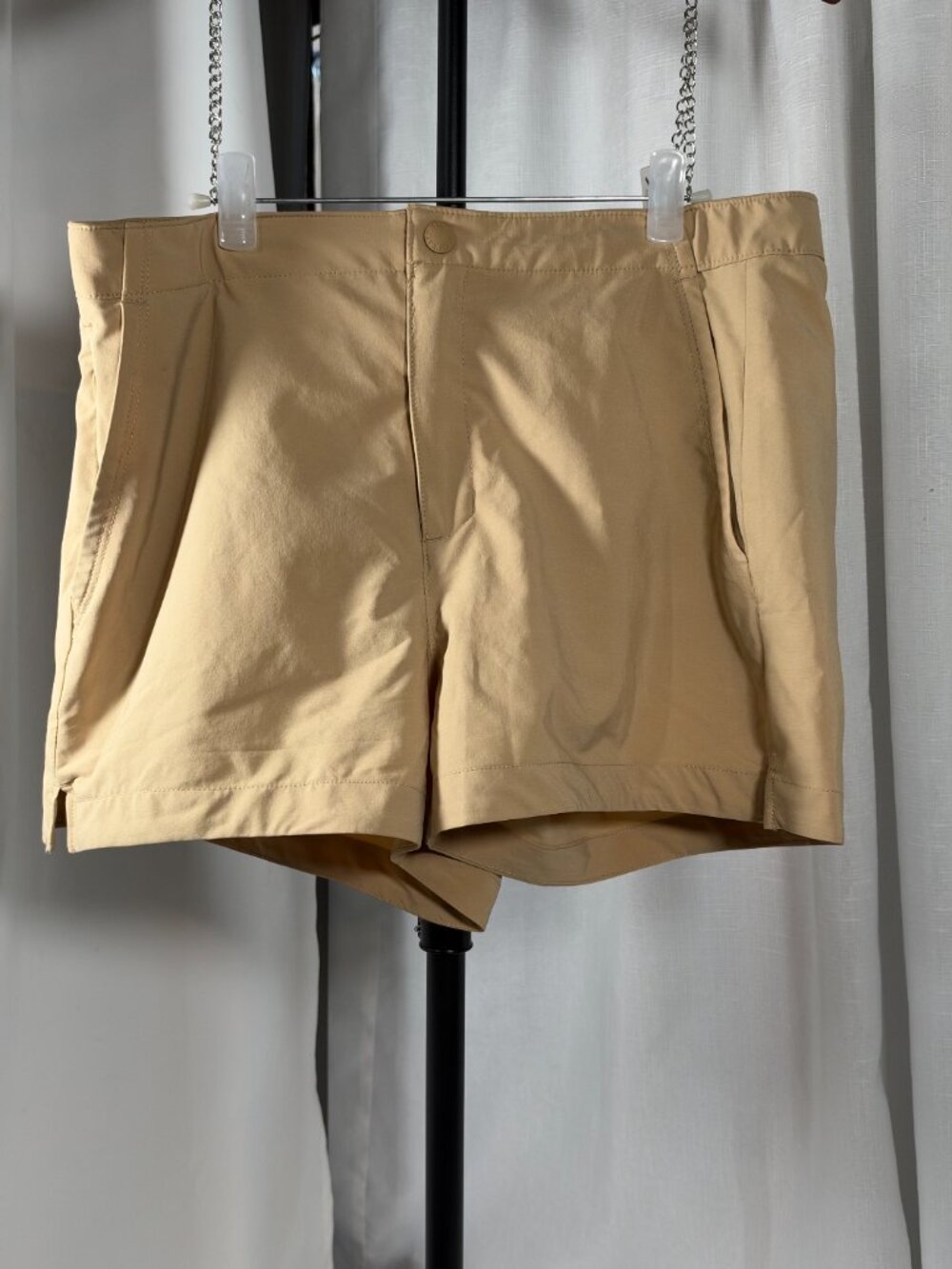 The North Face Women's Tan Elastic Waist Utility Hiking Shorts Size 12 NWT